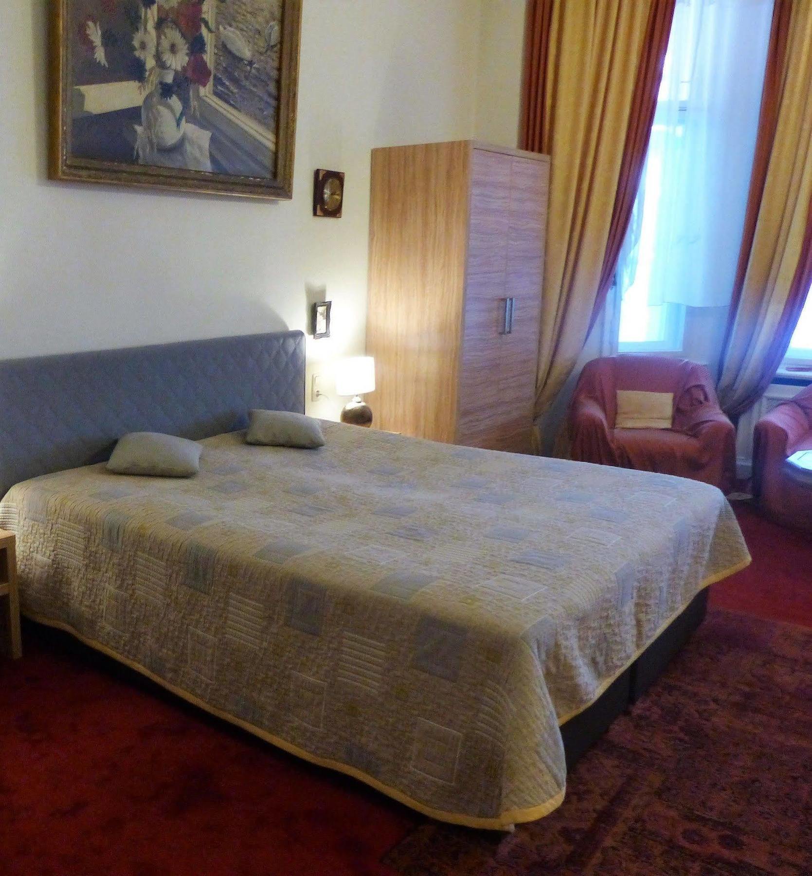 Hotel Pension Savoy Near Kurfuerstendamm Берлін Екстер'єр фото
