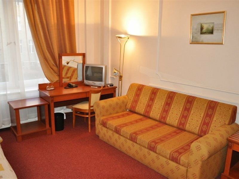 Hotel Pension Savoy Near Kurfuerstendamm Берлін Екстер'єр фото