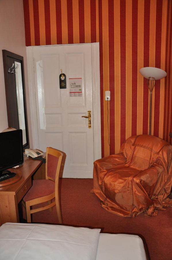 Hotel Pension Savoy Near Kurfuerstendamm Берлін Номер фото