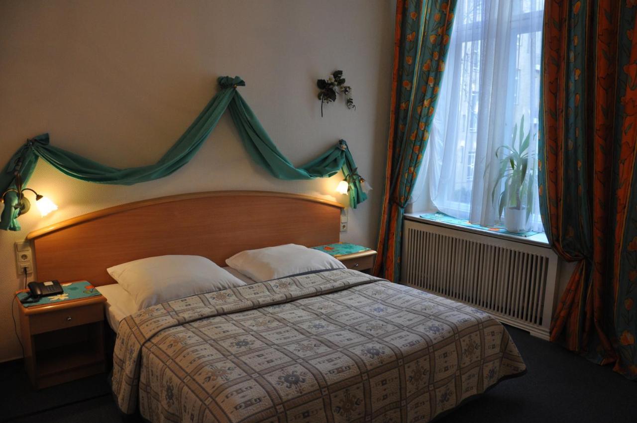 Hotel Pension Savoy Near Kurfuerstendamm Берлін Номер фото