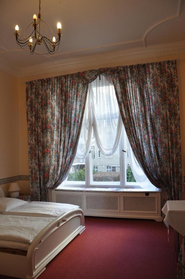 Hotel Pension Savoy Near Kurfuerstendamm Берлін Номер фото